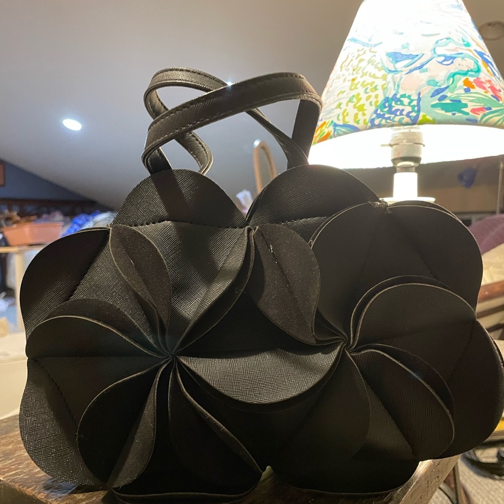 Verano Hill Monique Flower Handbag